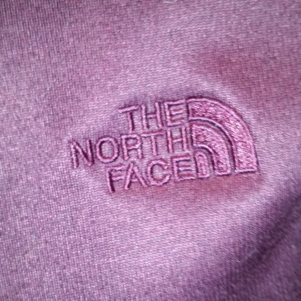 The North Face plum coloured fleece jacket - Picture 2 of 6